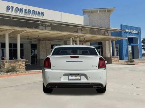 2018 Chrysler 300 S