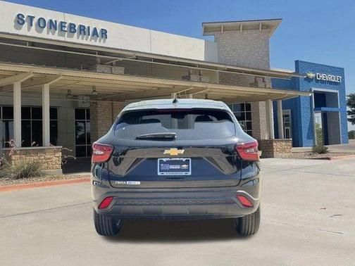 Mosaic Black Metallic 2026 Chevrolet Trax LS