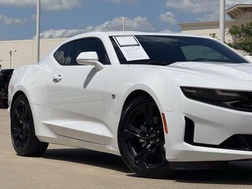 Summit White 2021 Chevrolet Camaro 1LT