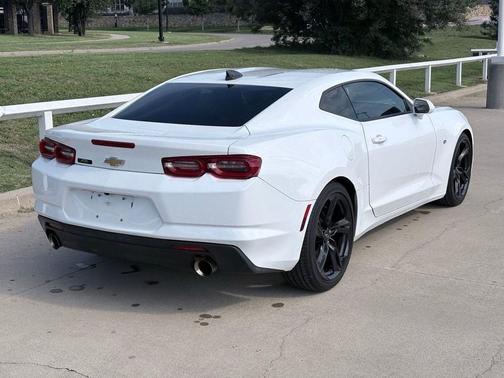 Summit White 2021 Chevrolet Camaro 1LT