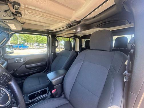 Granite Crystal Metallic Clearcoat 2022 Jeep Gladiator Sport