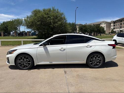 White 2024 Nissan Altima SR VC-Turbo FWD