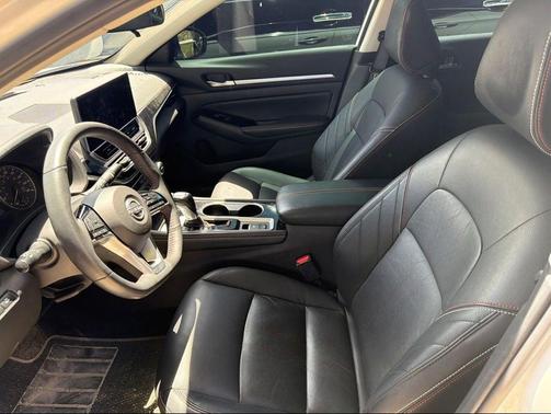 White 2024 Nissan Altima SR VC-Turbo FWD