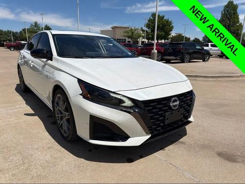 White 2024 Nissan Altima SR VC-Turbo FWD