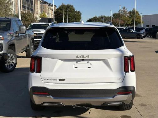 2024 Kia Sorento S