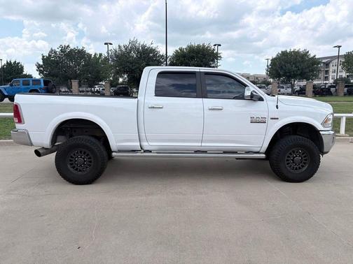 Bright White Clearcoat 2016 RAM 2500 Laramie