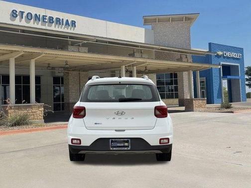 Lunar White 2024 Hyundai VENUE SEL
