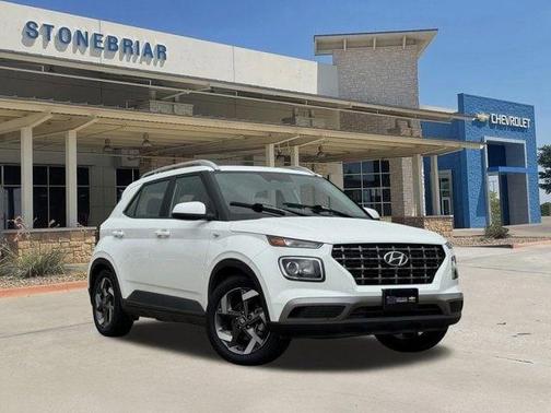 Lunar White 2024 Hyundai VENUE SEL