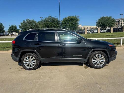 Brilliant Black Crystal Pearlcoat 2014 Jeep Cherokee Limited