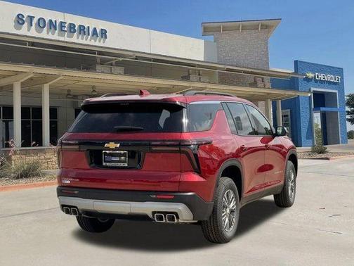 Radiant Red Tintcoat 2026 Chevrolet Traverse LT