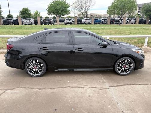 Aurora Black 2024 Kia Forte GT