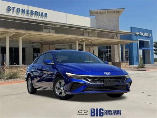 2024 Hyundai ELANTRA SE