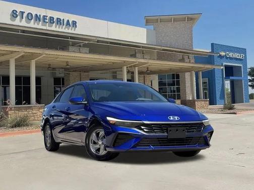 2024 Hyundai ELANTRA SE