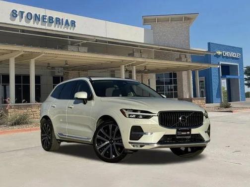 2023 Volvo XC60 B5 Ultimate Bright Theme