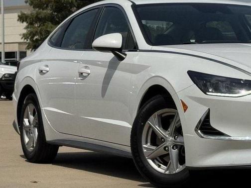Quartz White 2020 Hyundai SONATA SE