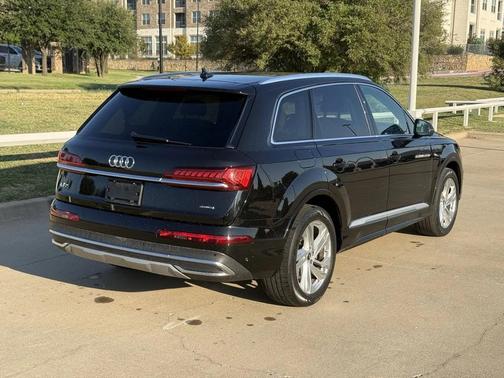 2022 Audi Q7 55 Premium Plus