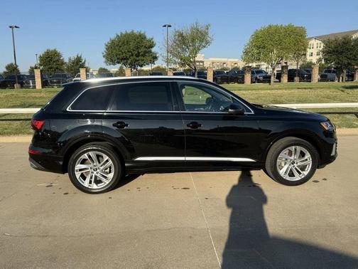 2022 Audi Q7 55 Premium Plus