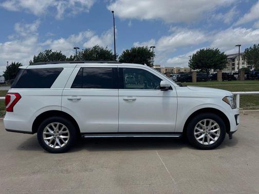 White 2021 Ford Expedition XLT