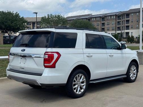 White 2021 Ford Expedition XLT