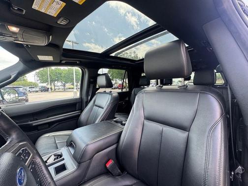 White 2021 Ford Expedition XLT