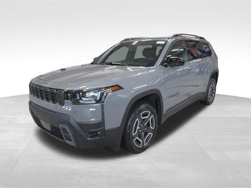 Sting-Gray Clearcoat 2026 Jeep Cherokee Laredo