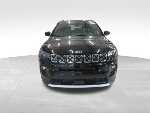 Diamond Black Crystal Pearlcoat 2026 Jeep Compass Limited