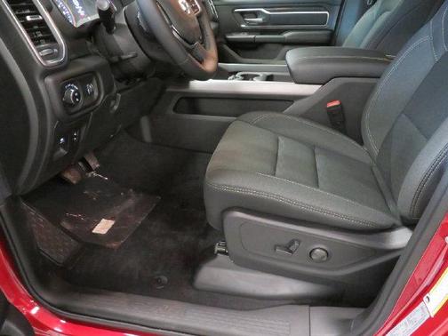Molten Red Pearlcoat 2027 RAM 1500 Big Horn/Lone Star