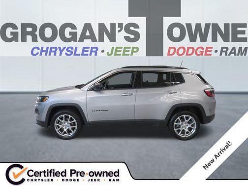 2022 Jeep Compass Latitude Lux