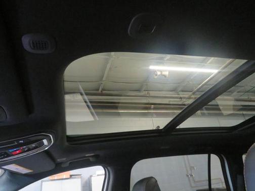 Bright White Clearcoat 2026 Jeep Cherokee Overland