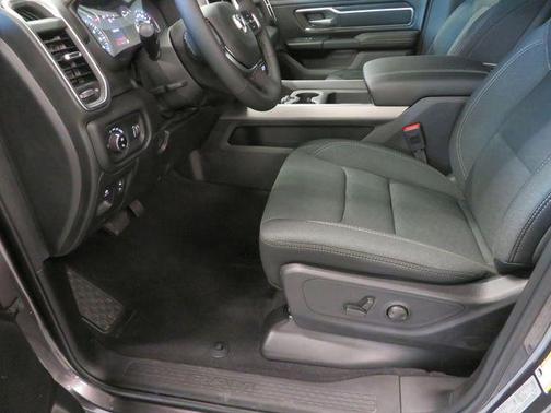 Granite Crystal Metallic Clearcoat 2026 RAM 1500 Big Horn/Lone Star