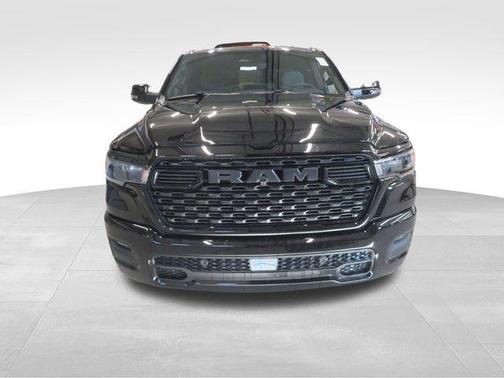 Diamond Black Crystal Pearlcoat 2026 RAM 1500 Big Horn/Lone Star