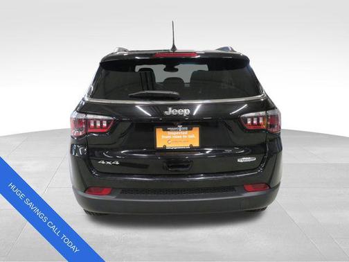 Diamond Black Crystal Pearlcoat 2024 Jeep Compass Latitude
