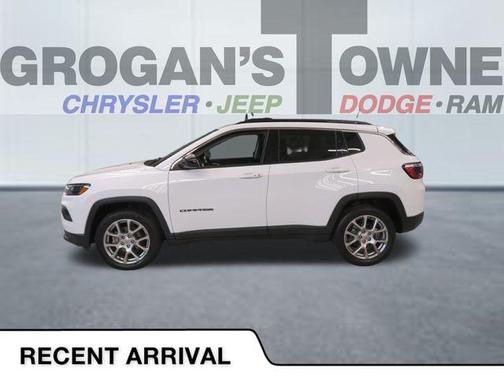 2022 Jeep Compass Latitude Lux