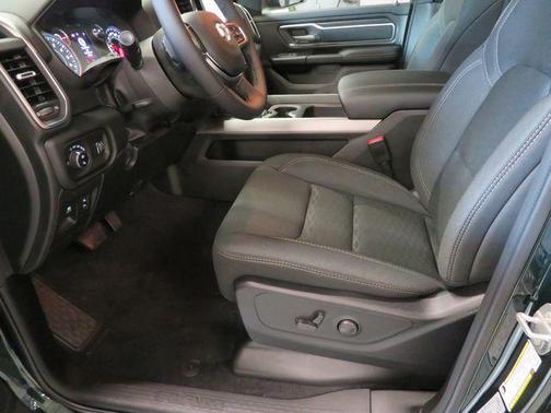 Serrano Green Metallic 2026 RAM 1500 Big Horn/Lone Star