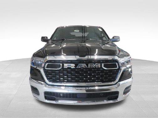 Diamond Black Crystal Pearlcoat 2027 RAM 1500 Big Horn/Lone Star