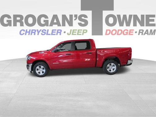 Molten Red Pearlcoat 2026 RAM 1500 Big Horn/Lone Star