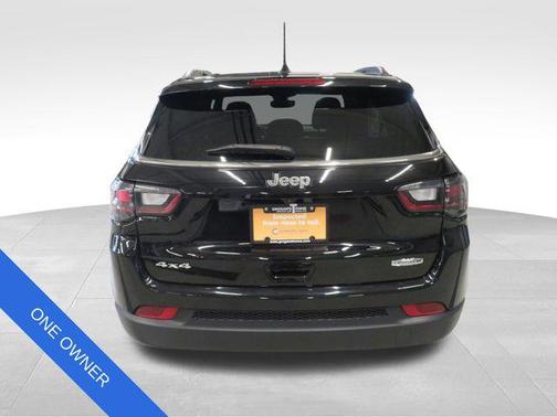 Diamond Black Crystal Pearlcoat 2023 Jeep Compass Latitude Lux