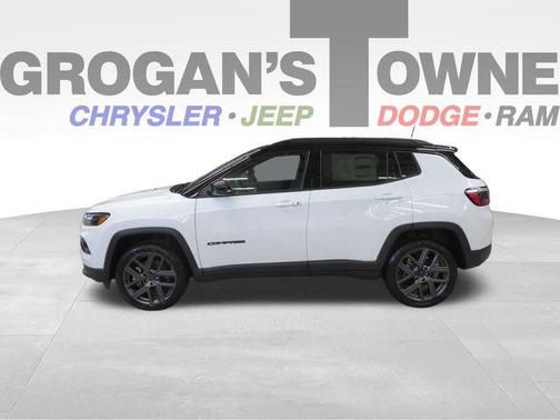 Bright White Clearcoat 2026 Jeep Compass Limited