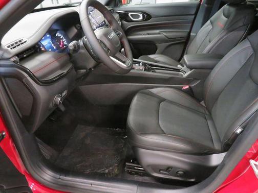 Red Hot Pearlcoat 2026 Jeep Compass Trailhawk