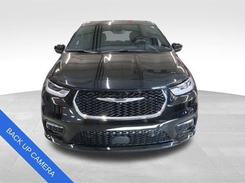 2025 Chrysler Pacifica L
