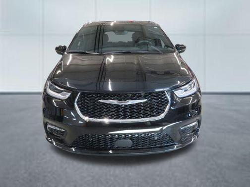 2025 Chrysler Pacifica L