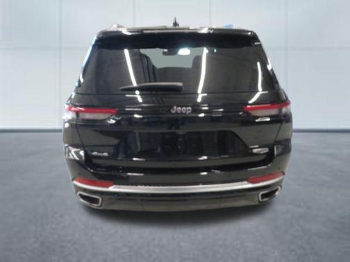 2022 Jeep Grand Cherokee Summit