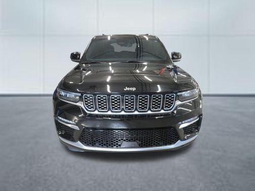 2022 Jeep Grand Cherokee Summit