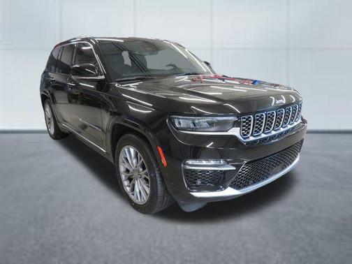 2022 Jeep Grand Cherokee Summit