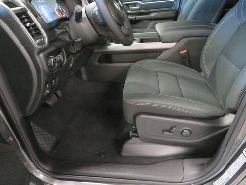 Granite Crystal Metallic Clearcoat 2026 RAM 1500 Big Horn/Lone Star