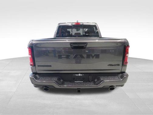 Granite Crystal Metallic Clearcoat 2026 RAM 1500 Big Horn/Lone Star