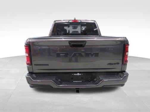 Granite Crystal Metallic Clearcoat 2026 RAM 1500 Big Horn/Lone Star