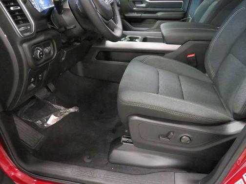 Molten Red Pearlcoat 2027 RAM 1500 Big Horn/Lone Star