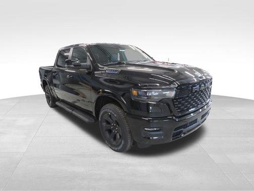 Diamond Black Crystal Pearlcoat 2026 RAM 1500 Big Horn/Lone Star