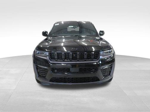Diamond Black Crystal Pearlcoat 2026 Jeep Grand Cherokee Limited